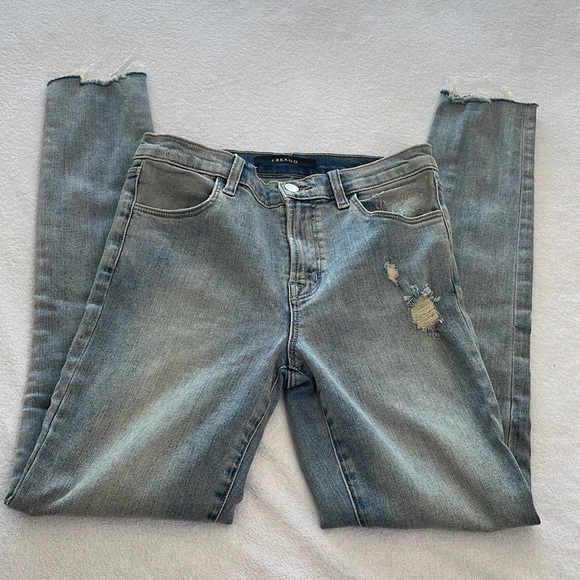 J Brand Distressed Skinny jean with Raw hem women’s size 27 - Picture 1 of 10